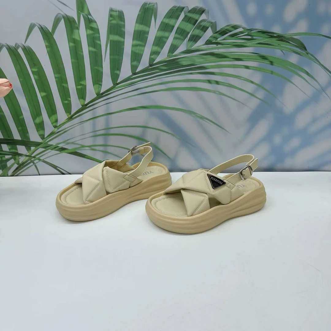 小强家女鞋 芽儿家新款百搭女凉鞋（W45-49-1）（W35AYV2786204S）