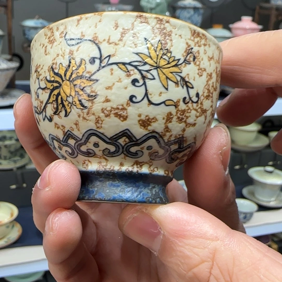 高温下的高温天气使人心情愉悦