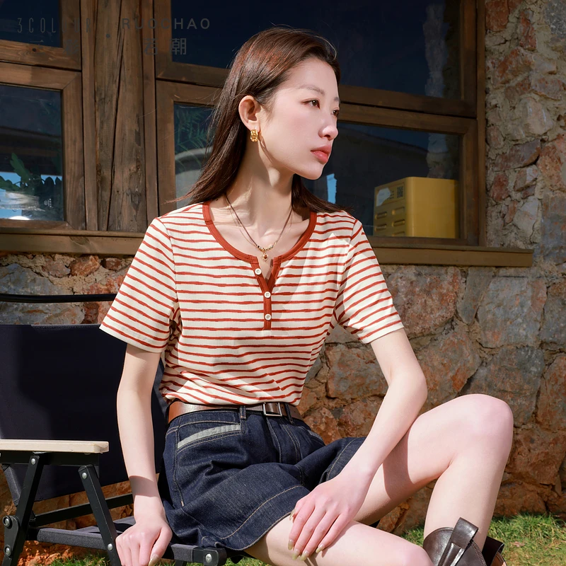 【商城专享】三彩大码女装夏新款排扣圆领短袖T恤套头条纹显瘦