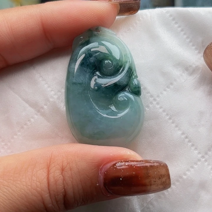 翡翠未镶嵌颈饰挂件