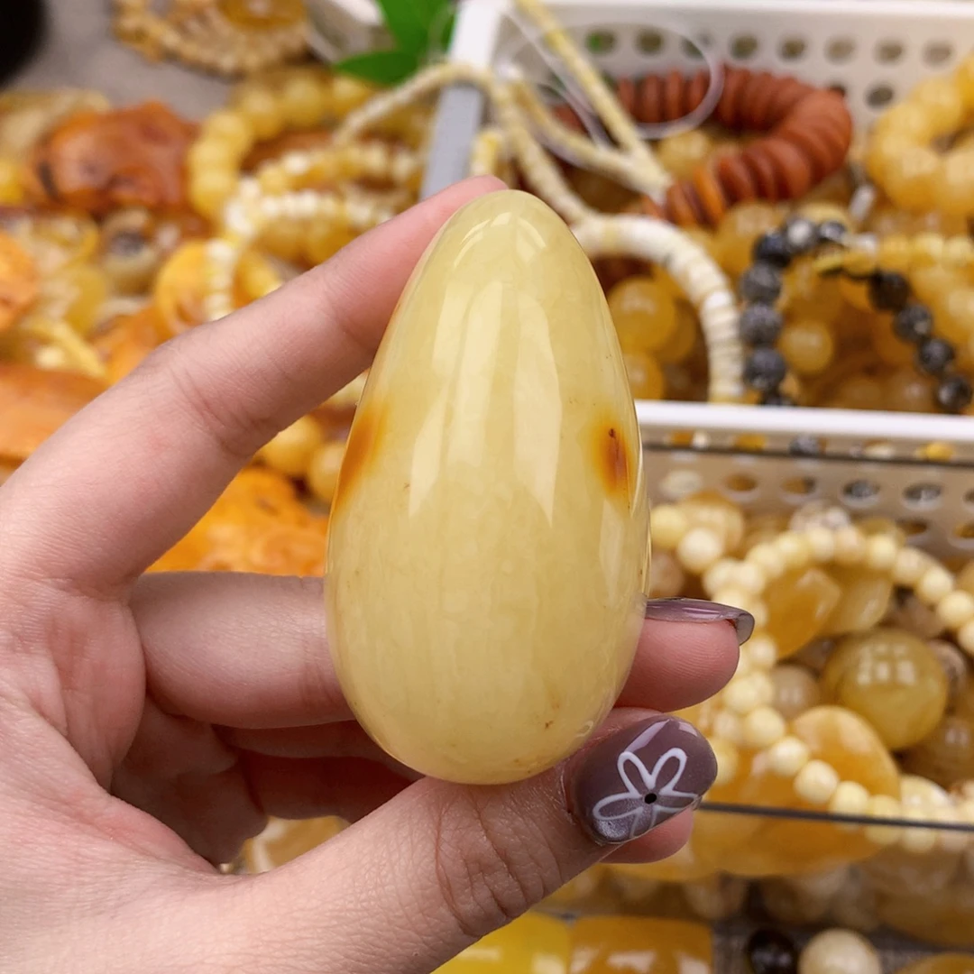 蜜蜡未镶嵌珠宝奇石