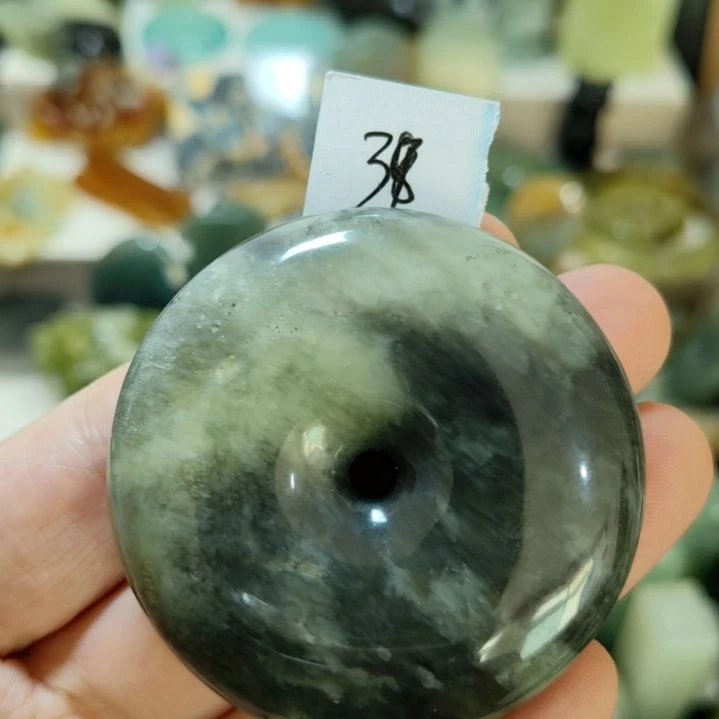 岫玉未镶嵌平安扣