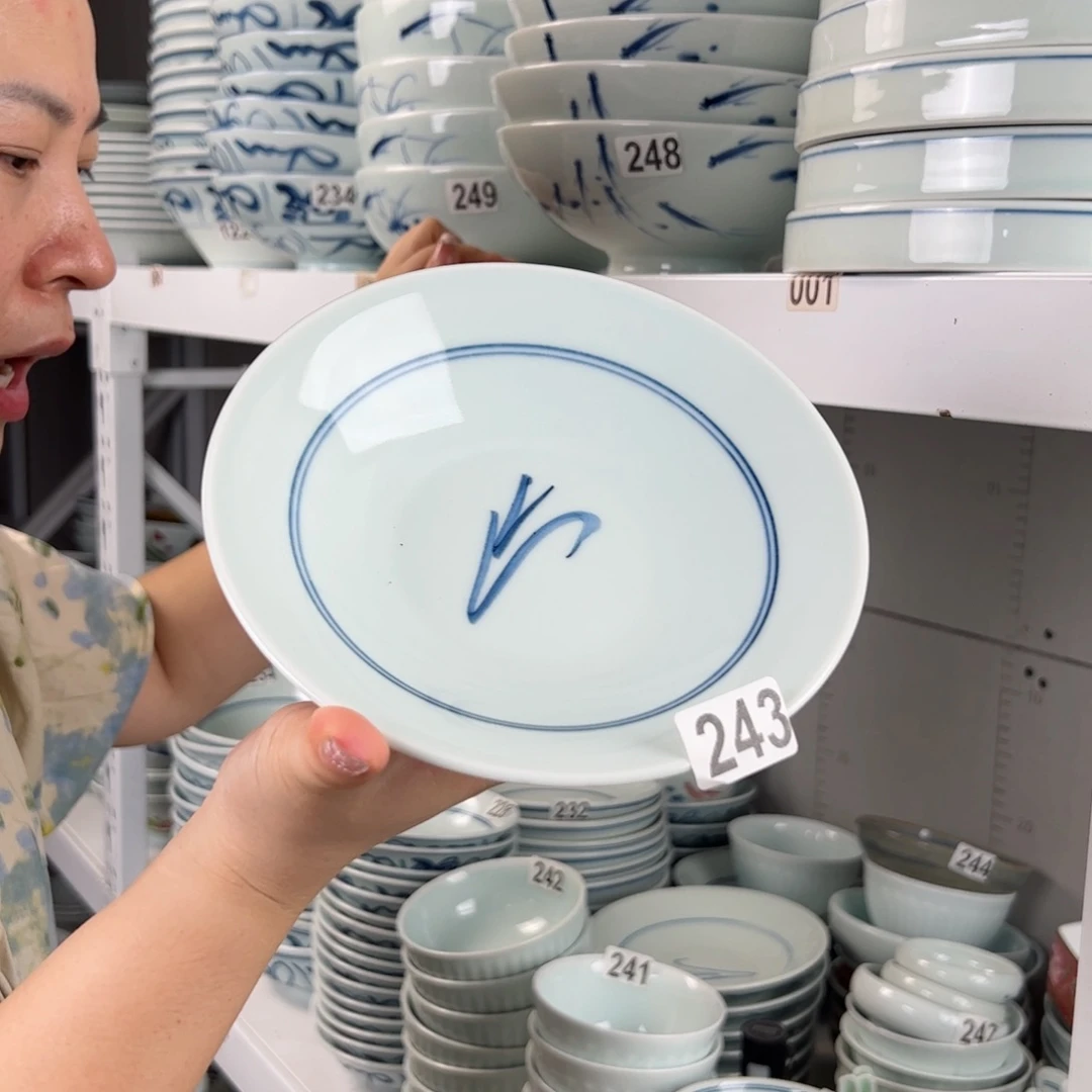 手绘高温釉下彩中瑕山茶花7寸玉兰盘（单只装）