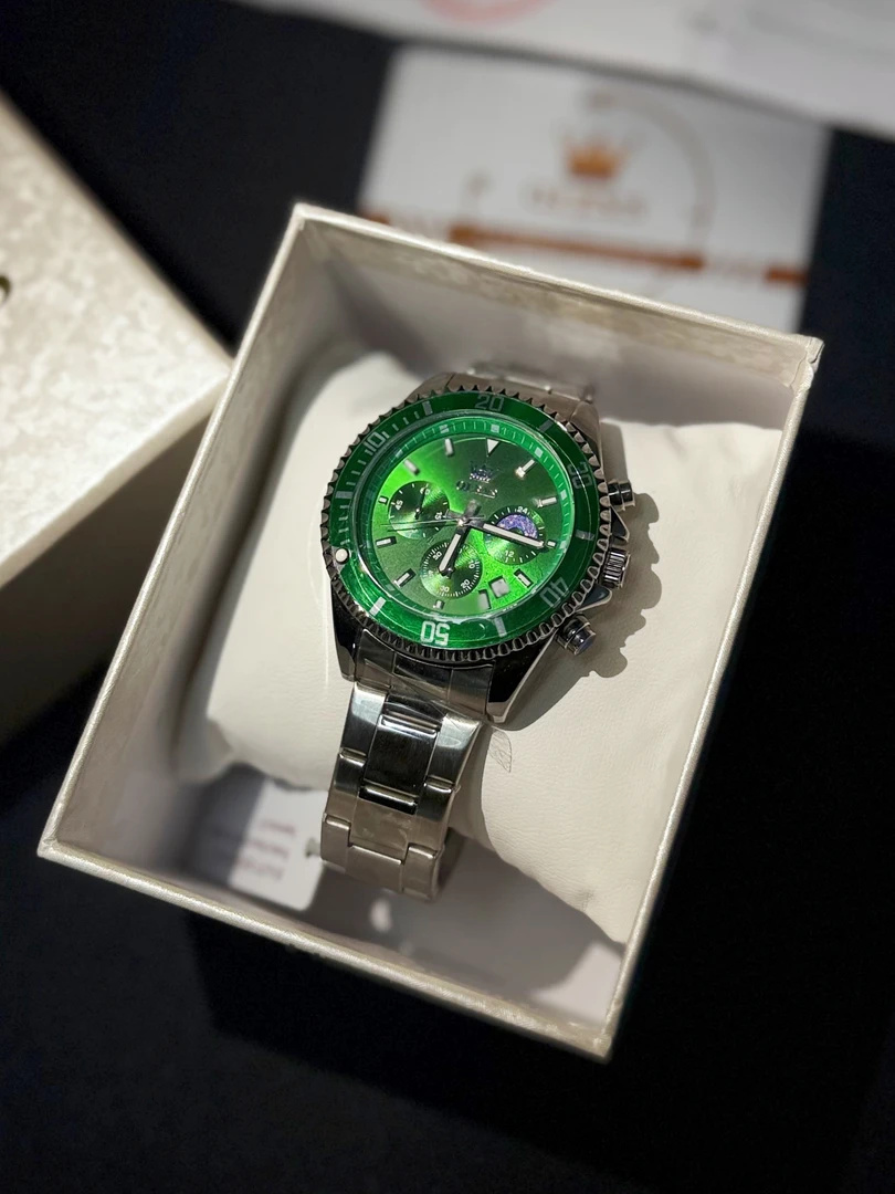 手表一个、包装盒、表枕