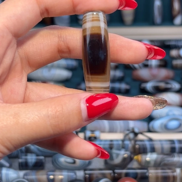 摸***后玛瑙/玉髓合金珠宝奇石