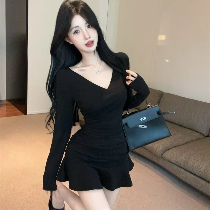 韩系穿搭慵懒风简约性感低胸长袖连衣裙纯欲风辣妹打底包臀短裙女