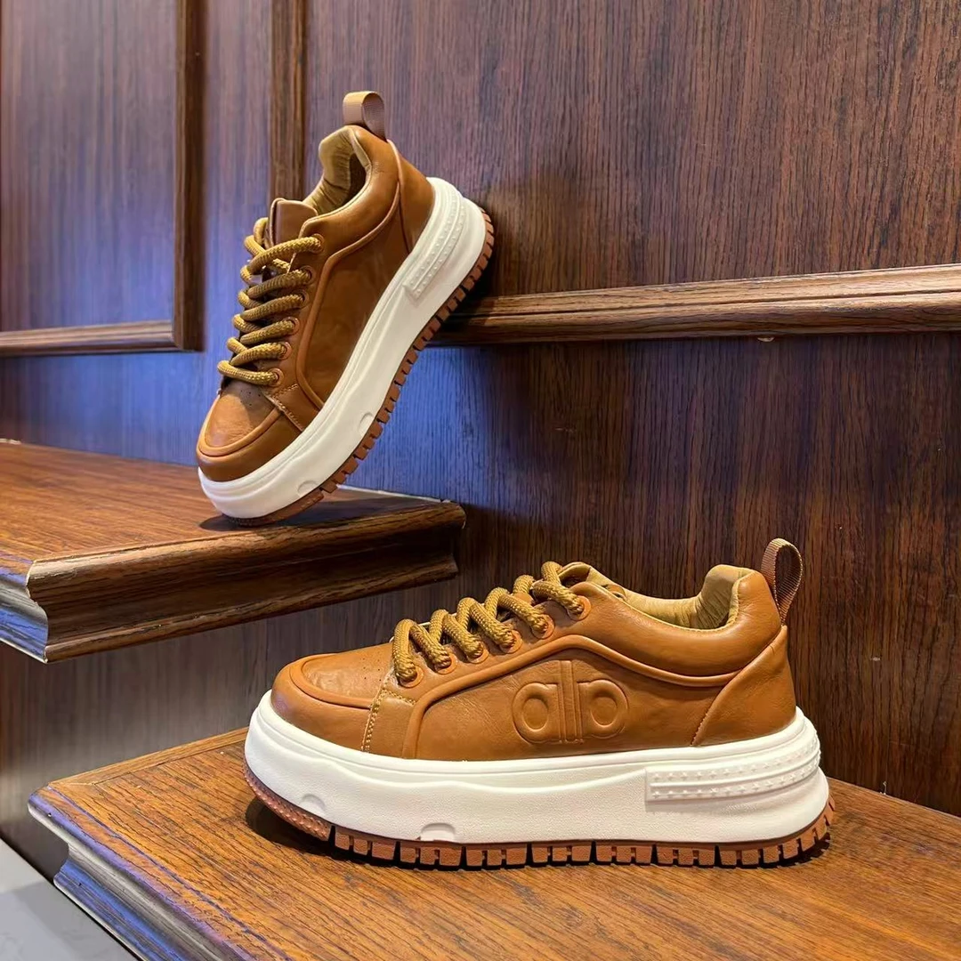 男鞋2025秋季时尚纯色厚底皮面百搭休闲鞋增高低帮系带男生鞋子