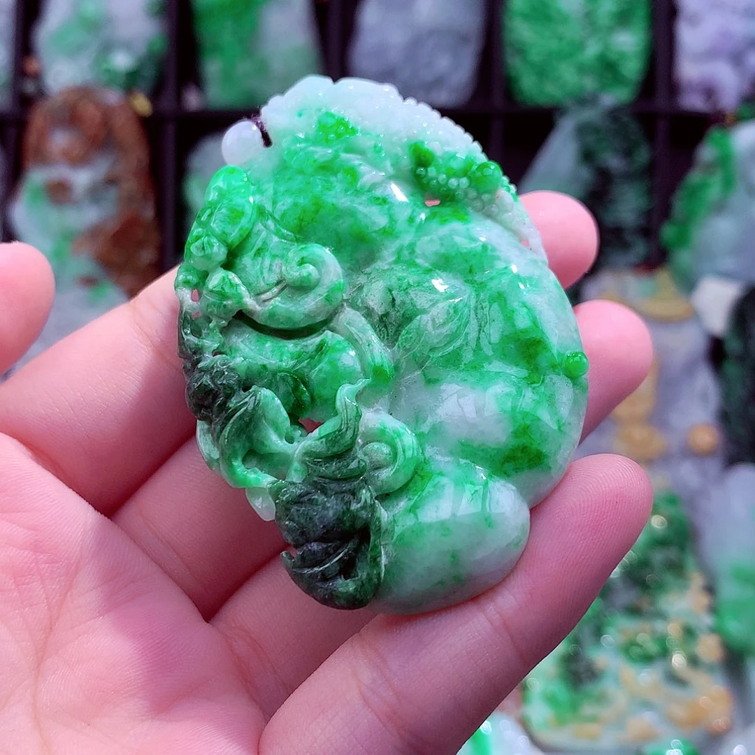 翡翠未镶嵌颈饰挂件