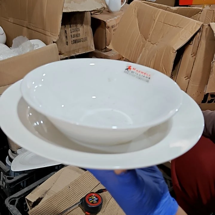 陶瓷盘子碗啥都有
