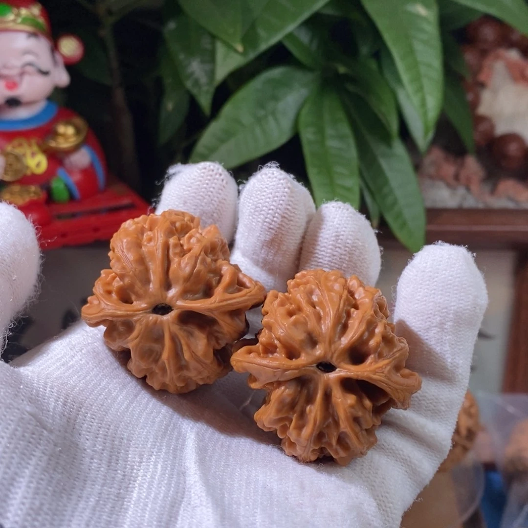 文玩核桃吊坠古*三羊谷