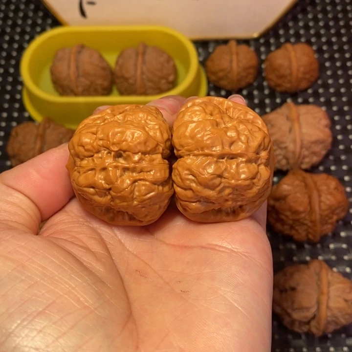 文玩核桃把件大八腿蛙饼