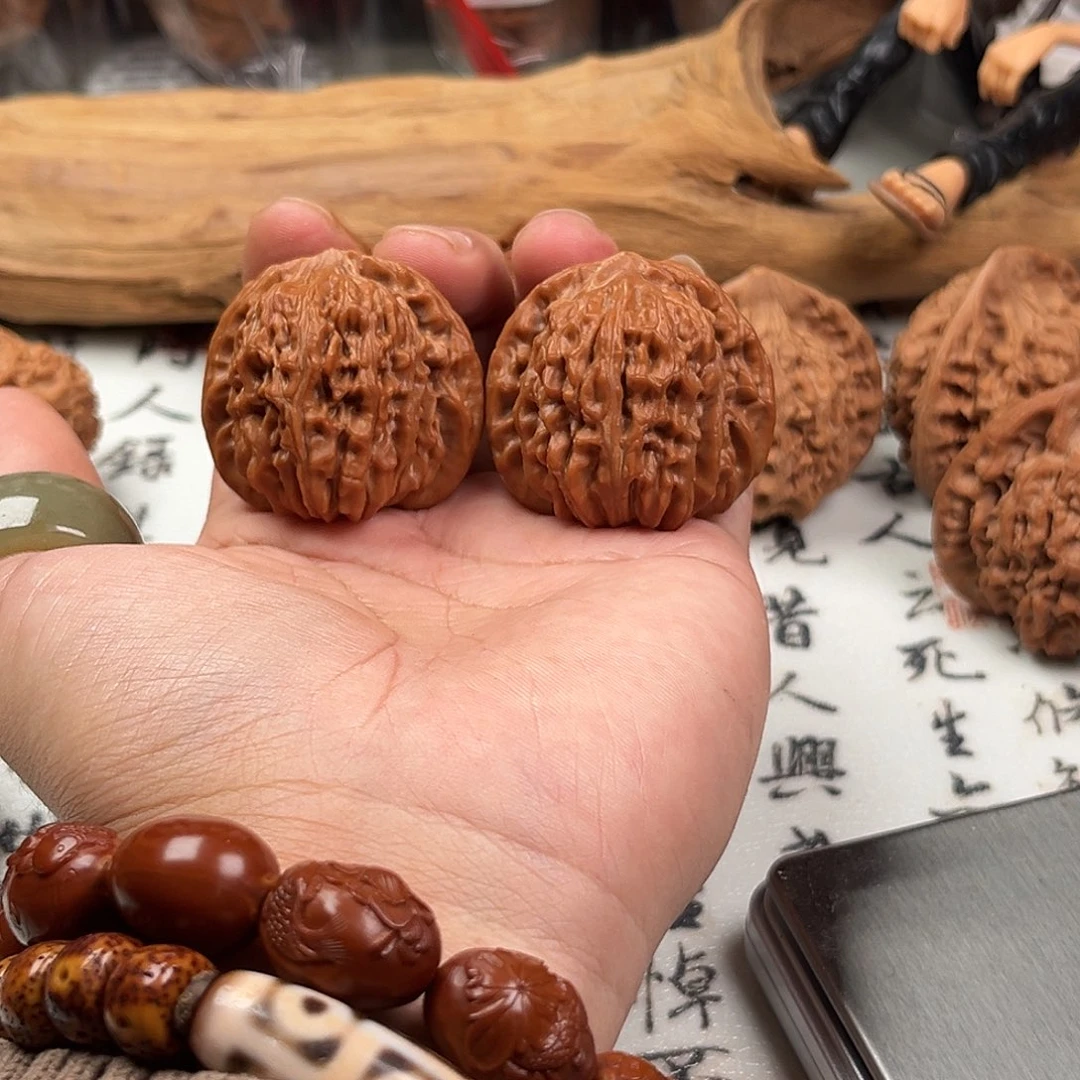 楼****吊坠文玩核桃四座楼40全品