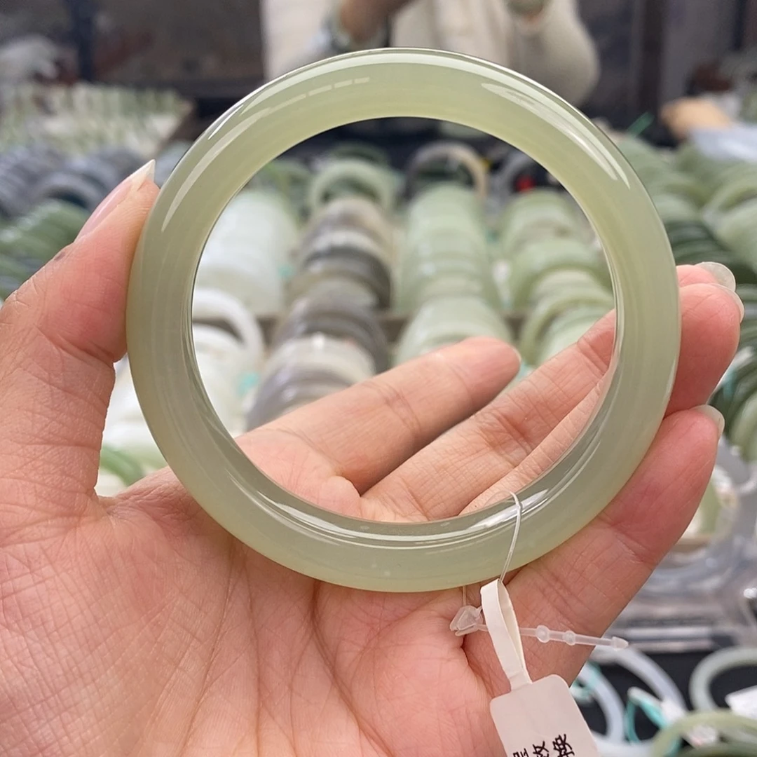 和田玉和田玉手镯60未镶嵌