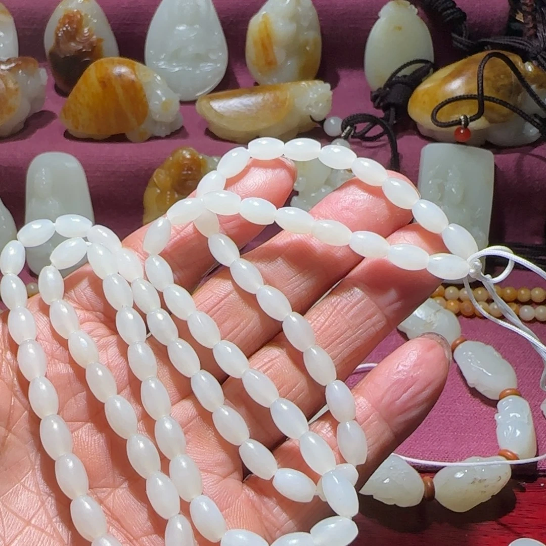 和田玉颈饰未镶嵌