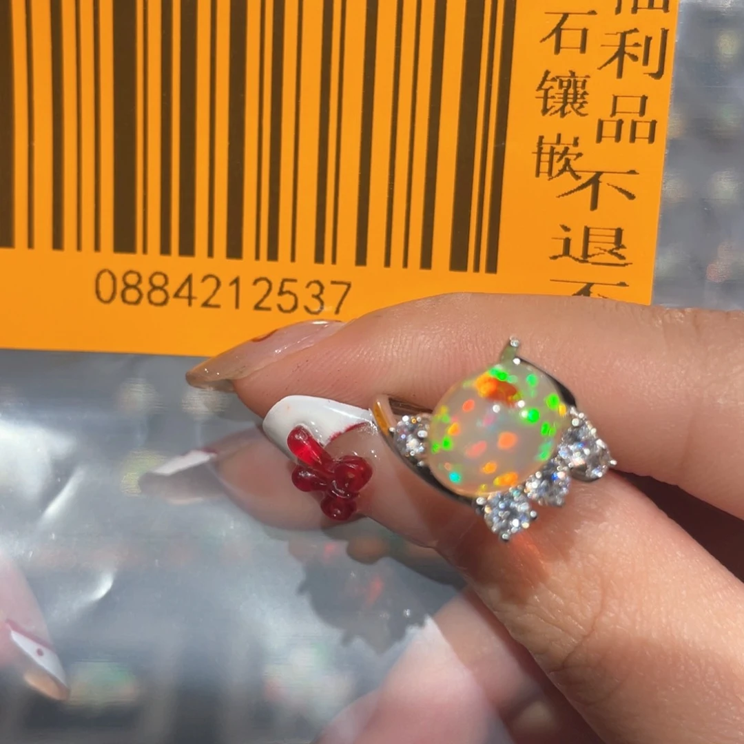 欧泊欧泊戒指银S925镶嵌H****?