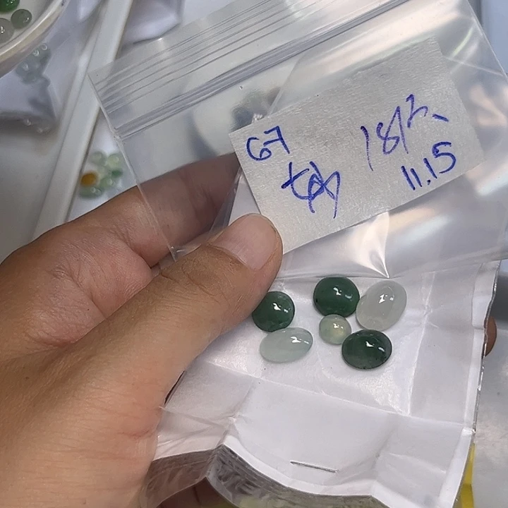 妙***儿定制翡翠未镶嵌不退