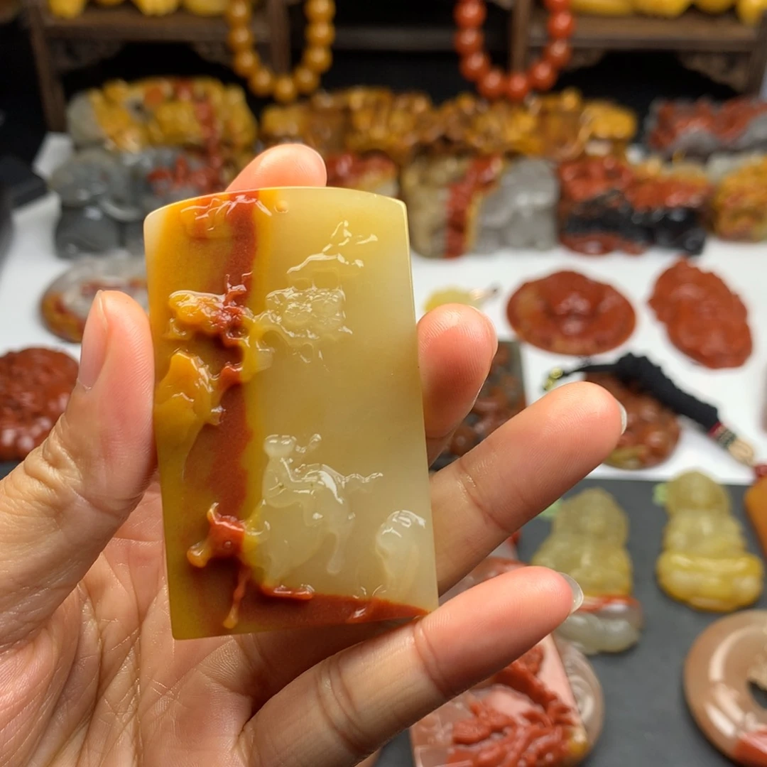 石英质玉（黄龙玉）挂件未镶嵌