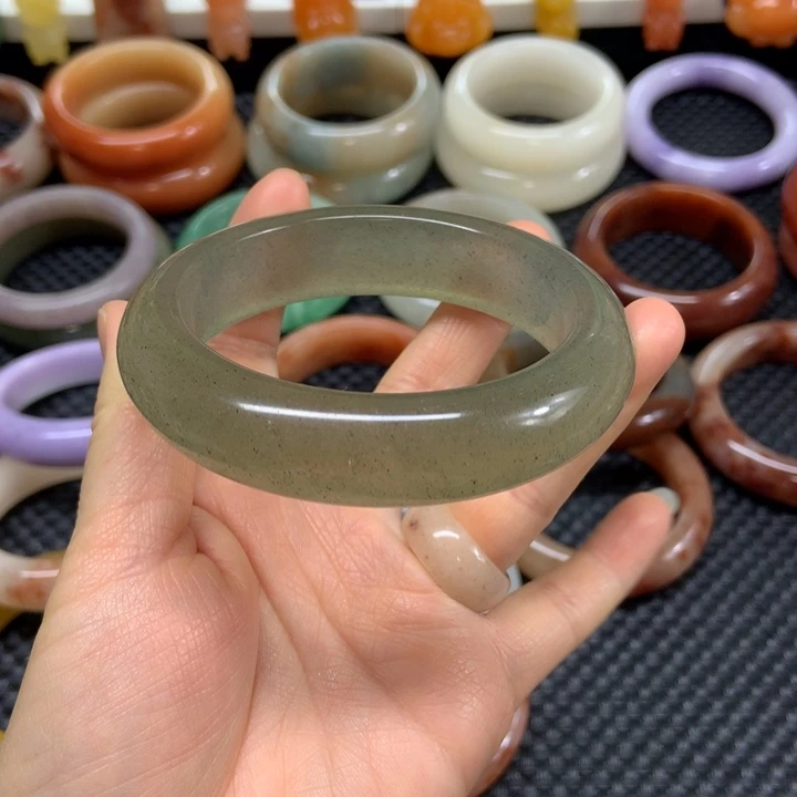 石英质玉未镶嵌手镯