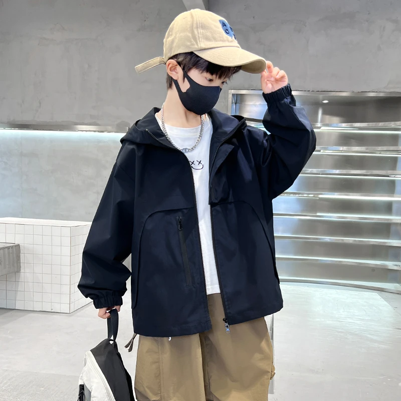 男童秋装外套2025新款秋季冲锋衣中大儿童男孩春秋款酷帅气时髦潮