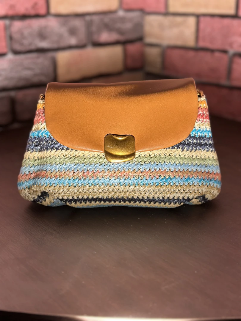 可爱彩虹褶皱云朵包