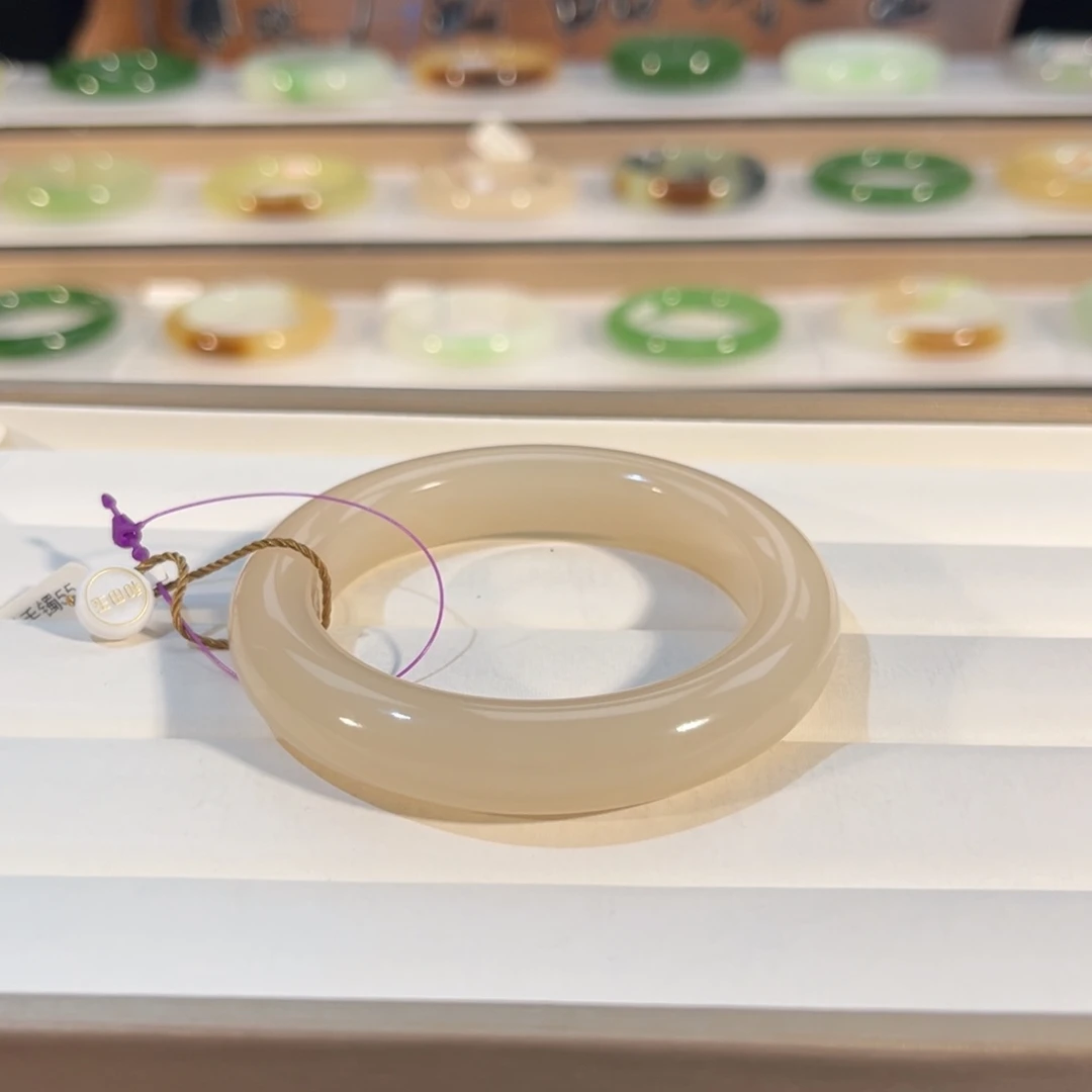 和田玉未镶嵌手镯红藕浓粉