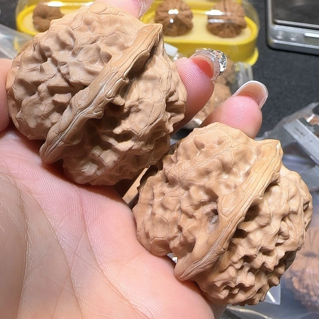 文玩核桃吊坠希***豪核欢