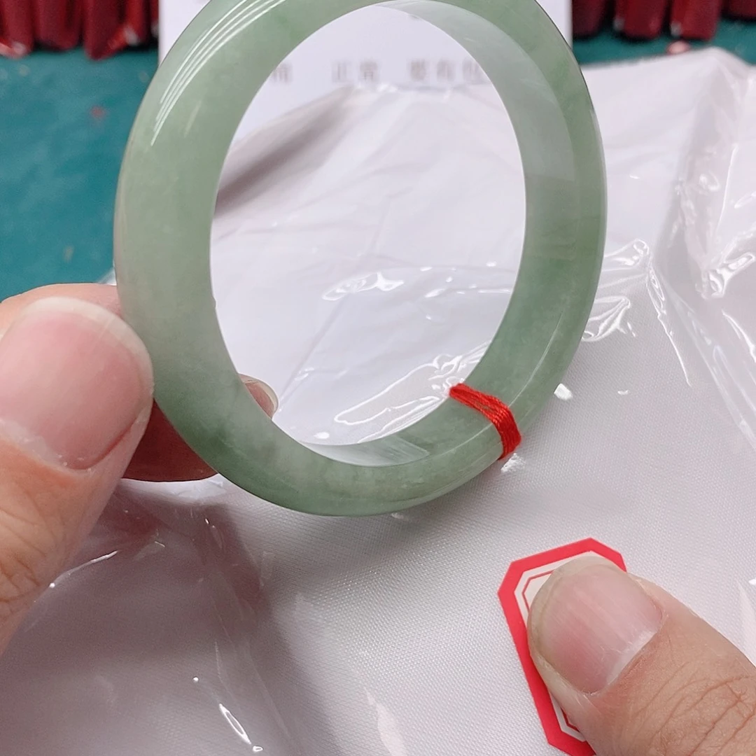 翡翠手镯未镶嵌.****.6000000