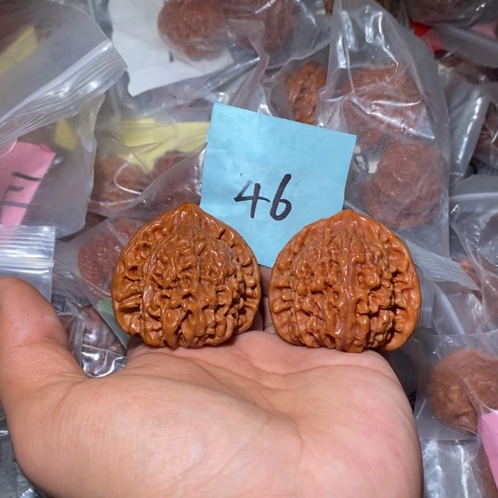 桃核把件50尺官帽