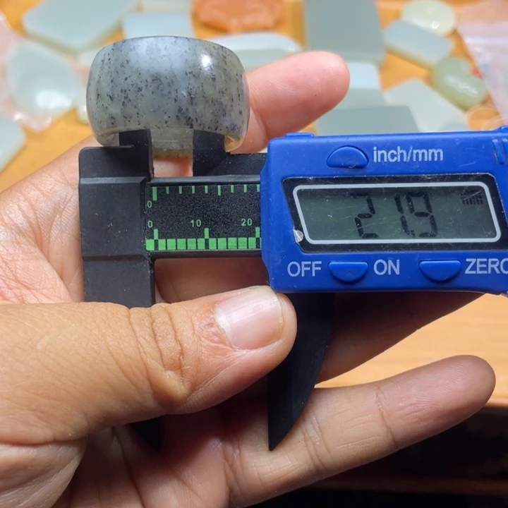 未镶嵌和田玉珠宝半成品