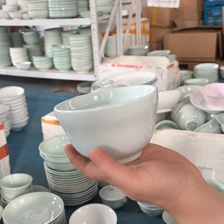 瓷片青瓷4.5英寸压手碗四个，微瑕包邮
