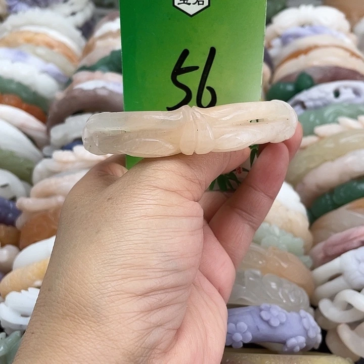 未镶嵌手镯石英岩玉