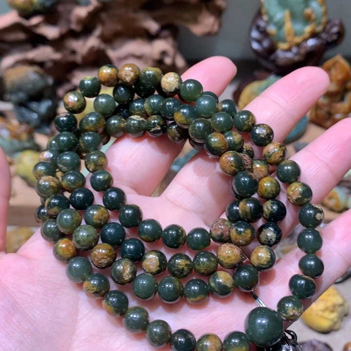 未镶嵌岫岩河磨玉（透闪石质玉）把件*️*