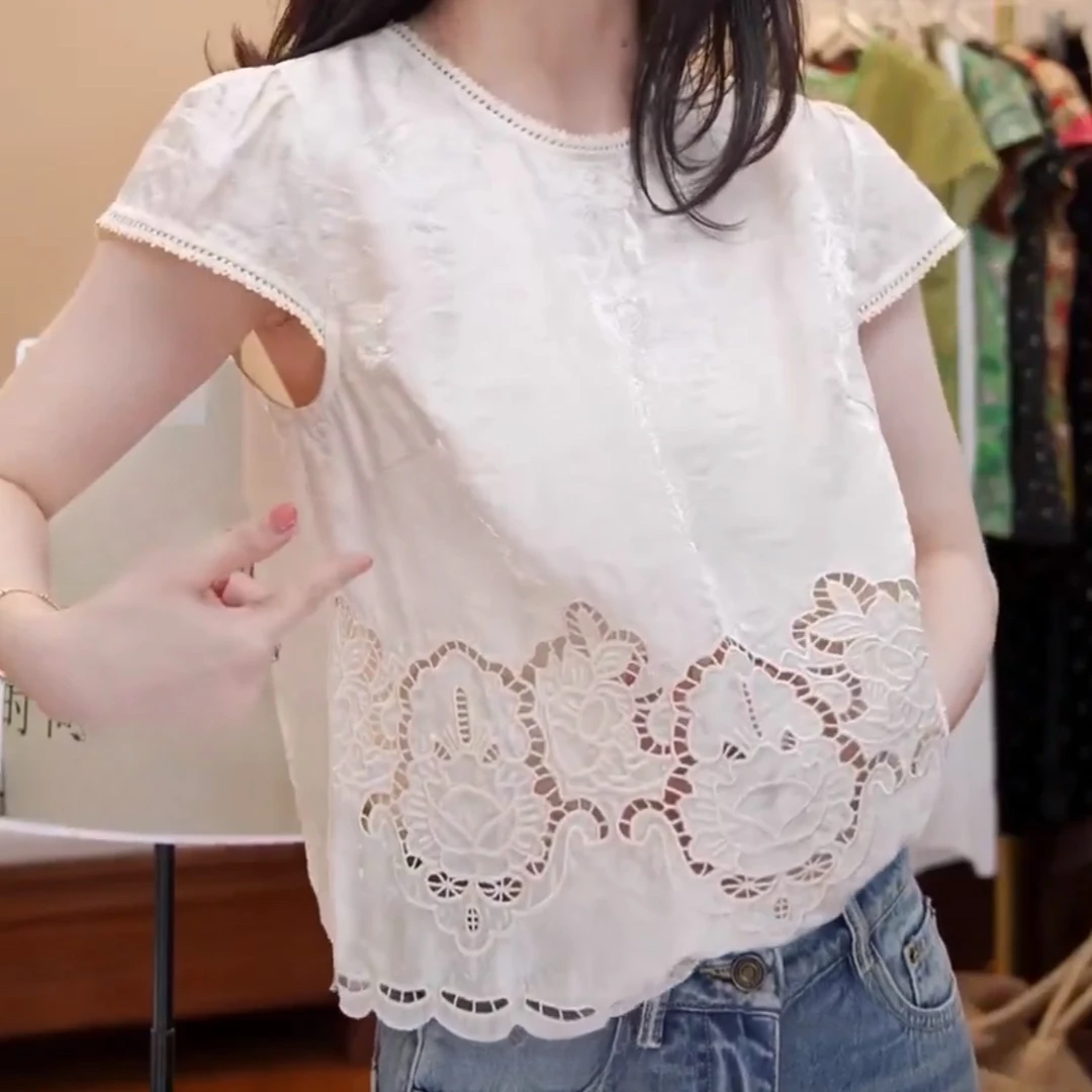 百搭镂空蕾丝拼接短袖上衣女2025夏季新款时尚显瘦圆领通勤上衣