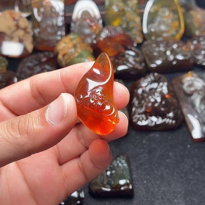 琥珀未镶嵌颈饰63