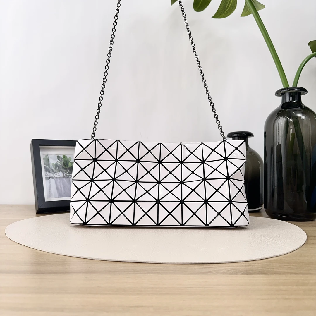 95新 Issey Miyake/三宅一生 链条包单肩包 /6238