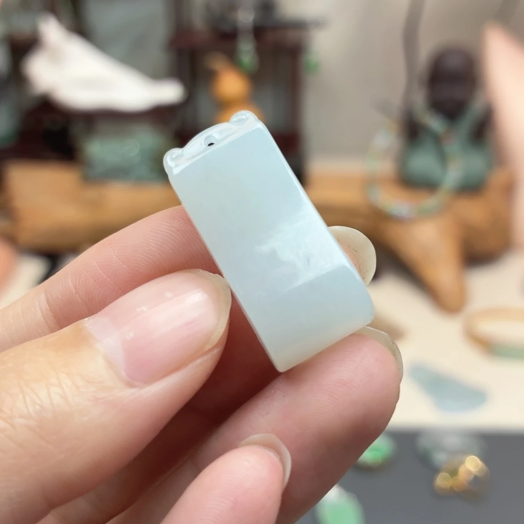 翡翠未镶嵌颈饰吊坠