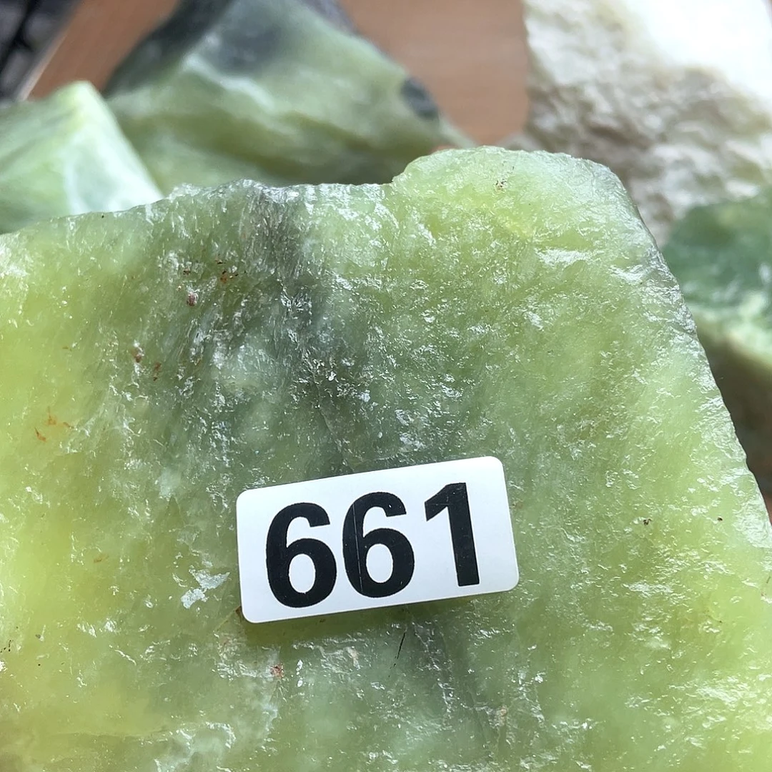 飞***翔蛇纹石玉未镶嵌原石