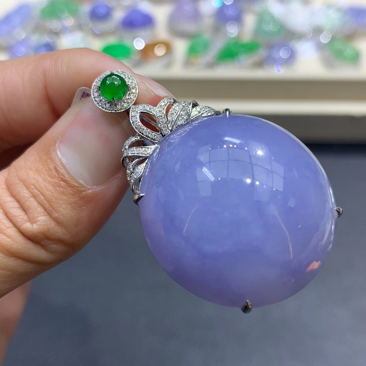 翡翠颈饰18K金镶嵌翡翠