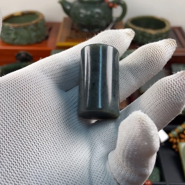 透闪石质玉未镶嵌吊坠(不含链)紫*辰