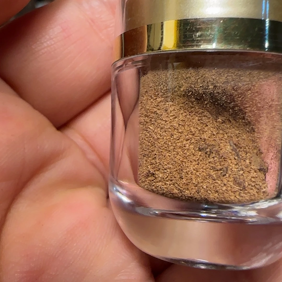 沉香沉香碎屑芽庄红土沉水粉1克