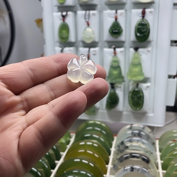 合金蛇纹石玉颈饰