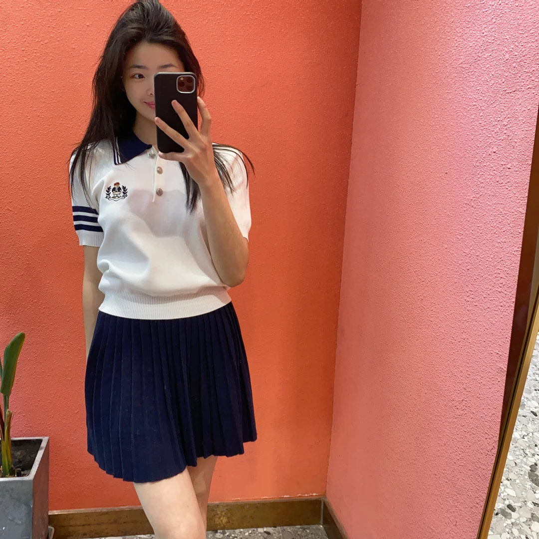 （默茗服装）学院条纹刺绣上衣