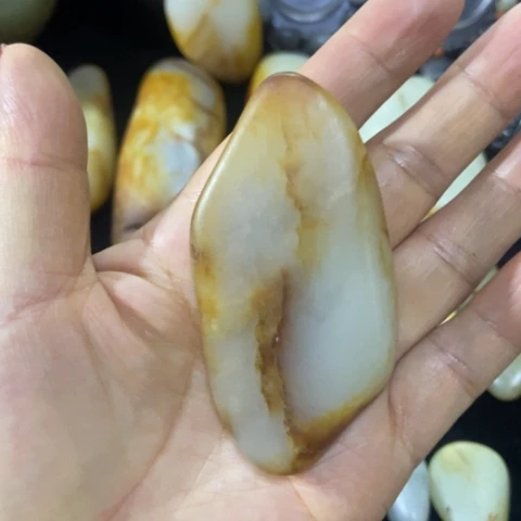未镶嵌和田玉（糖玉）车挂
