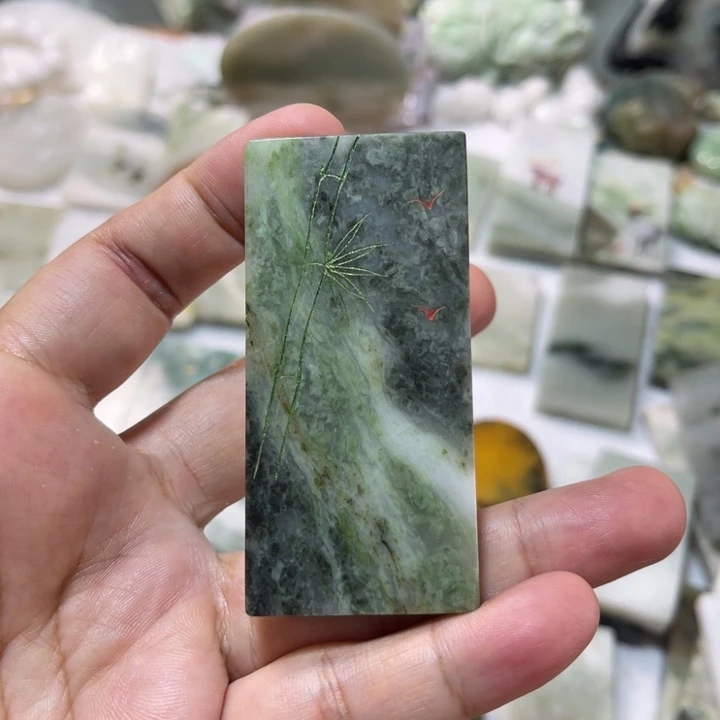 独山玉未镶嵌颈饰