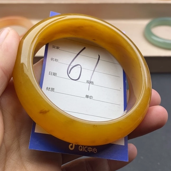 石英质玉未镶嵌手镯