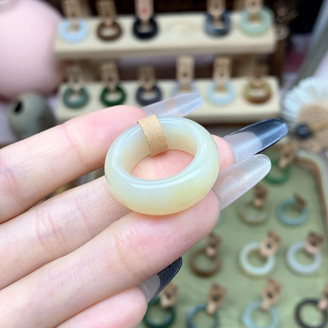 和田玉戒指未镶嵌