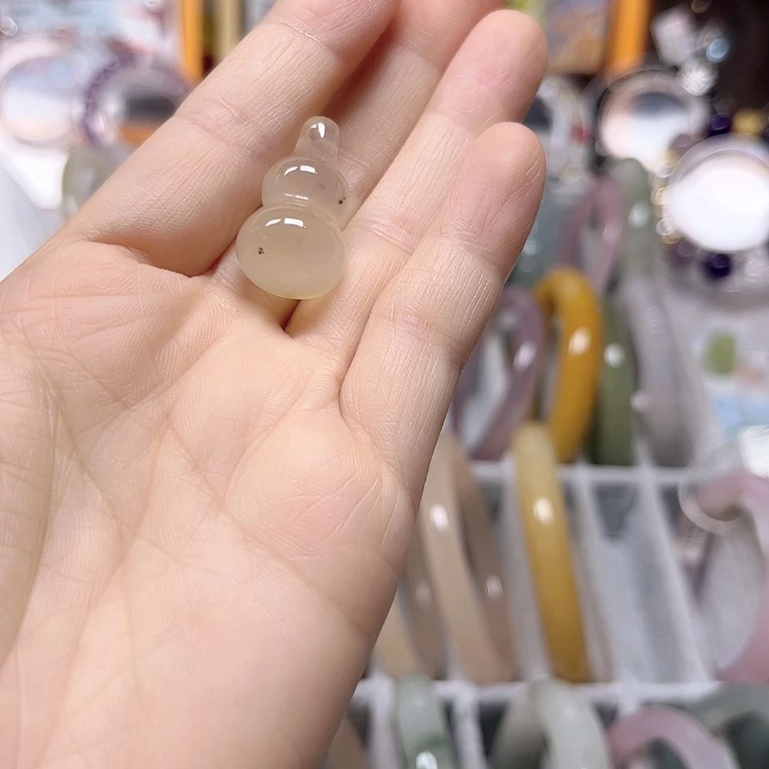 未镶嵌手镯石英质玉㦡