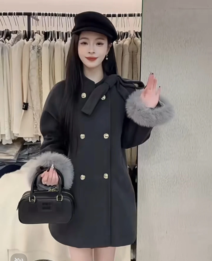 『少女所许』大毛毛加棉毛呢外套女金扣蝴蝶结显瘦大衣优雅千金短