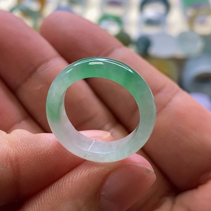 翡翠未镶嵌戒指翡翠戒指13