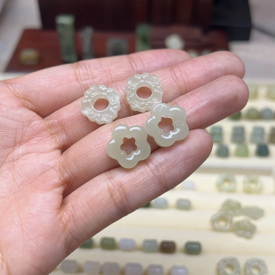 开***乐和田玉未镶嵌珠宝半成品